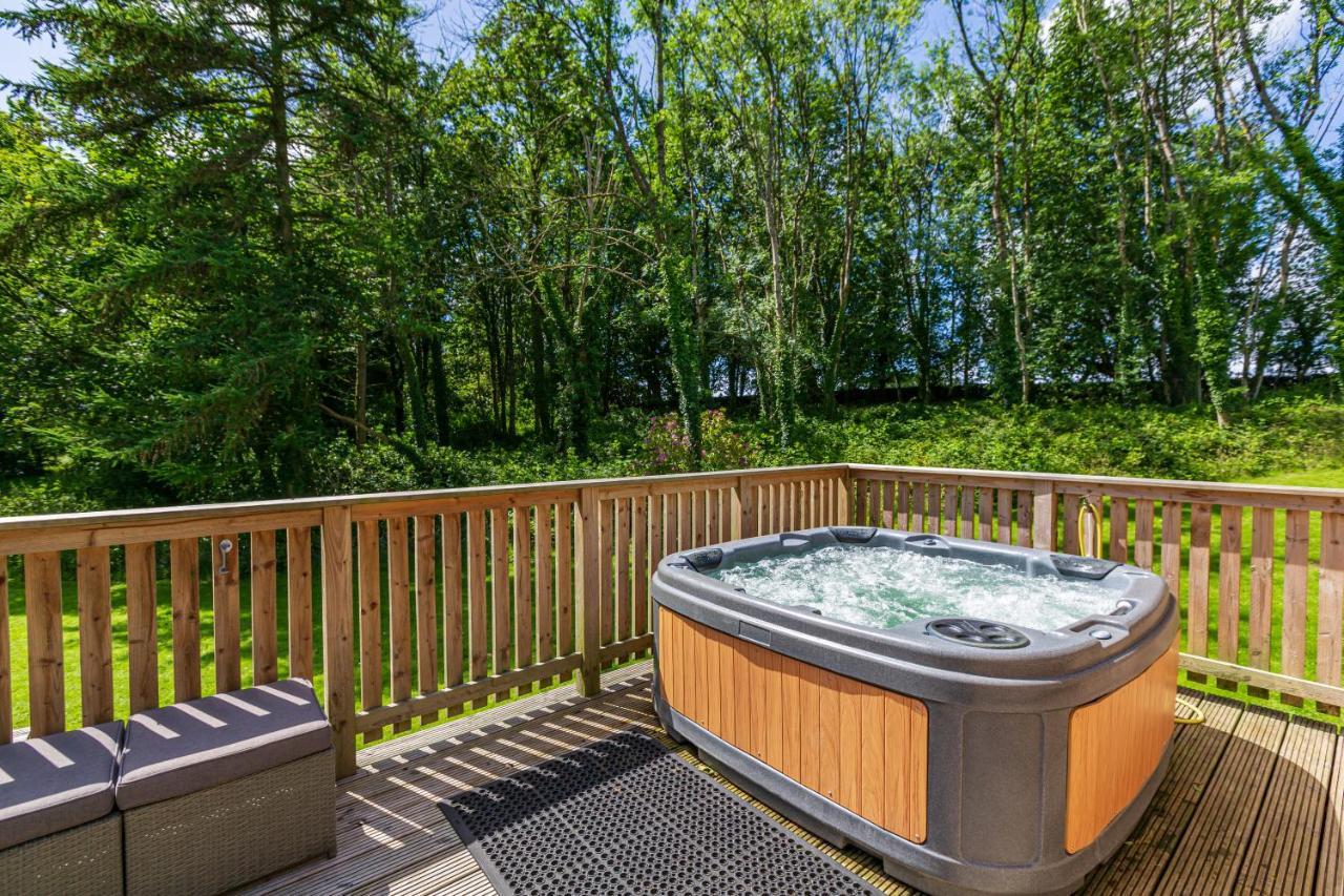 Squirrel 40 With Hot Tub
